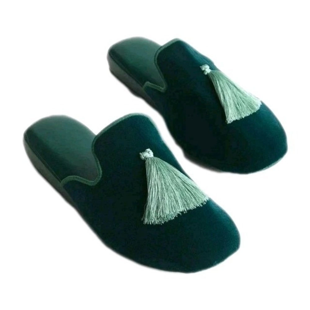 NWT Vera Bradley Wicked Tassel Slippers Large 9/10 Positively Green Sea Moss